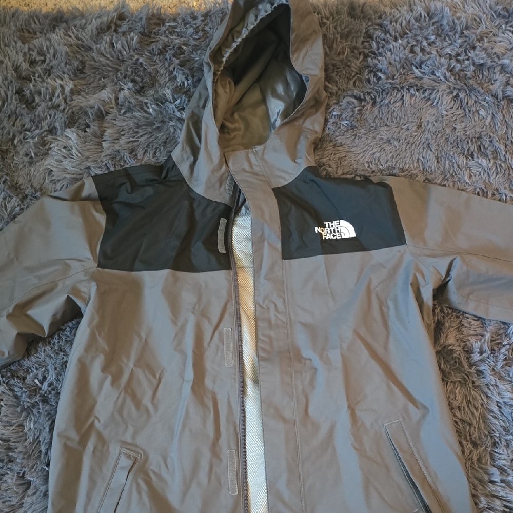 The North Face Gray and Black Raincoat Lightweight Outdoor Essential